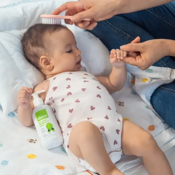 ⁦شامبو وسائل استحمام عضوي للأطفال حديثي الولادة من كلينيكيد 250 مل Clinikid⁩ - الصورة ⁦3⁩