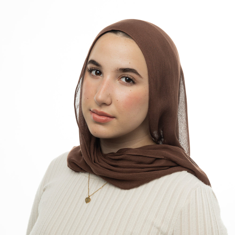 عقد نسائي على شكل قلب مطلي بالذهب 