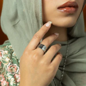 خاتم السهولة إن مع العسر يسراً باللون الفضي